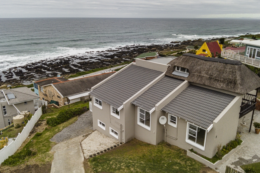 4 Bedroom Property for Sale in Seaview Eastern Cape